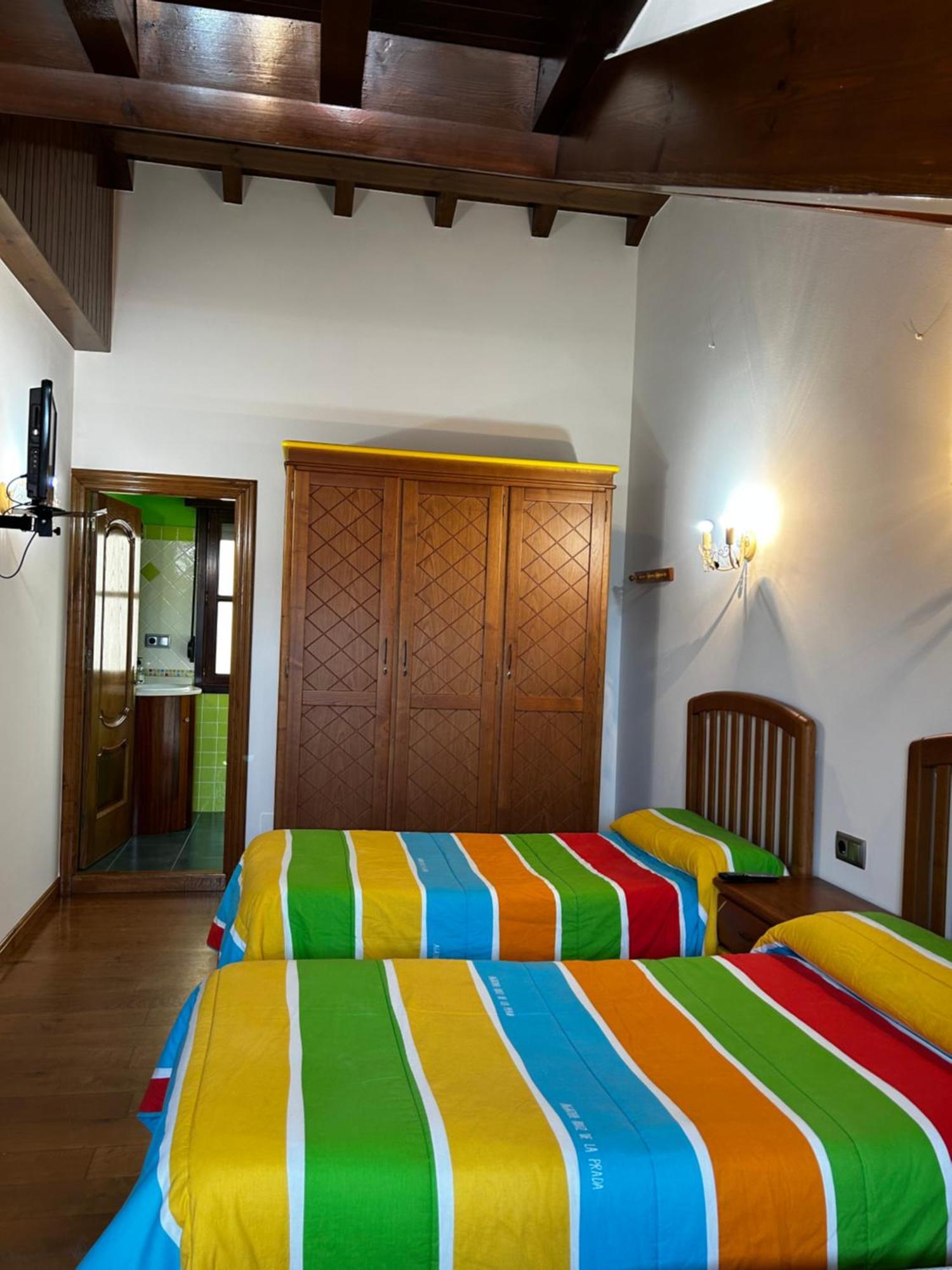 Maison d'hôtes Casa De Aldea El Ponton à Cue Extérieur photo